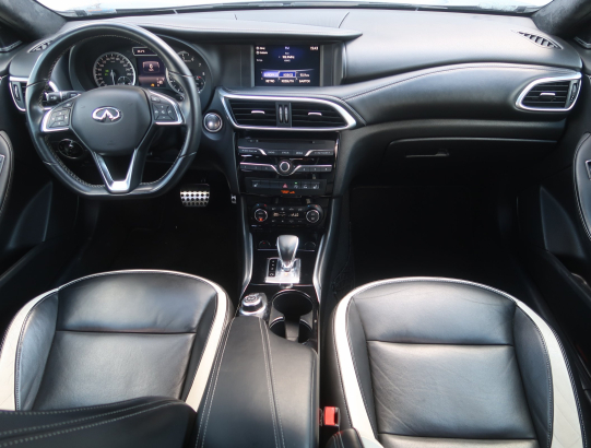 Infiniti Q30
