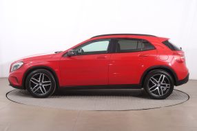 Mercedes-Benz GLA - 2016