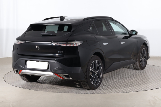 DS 4