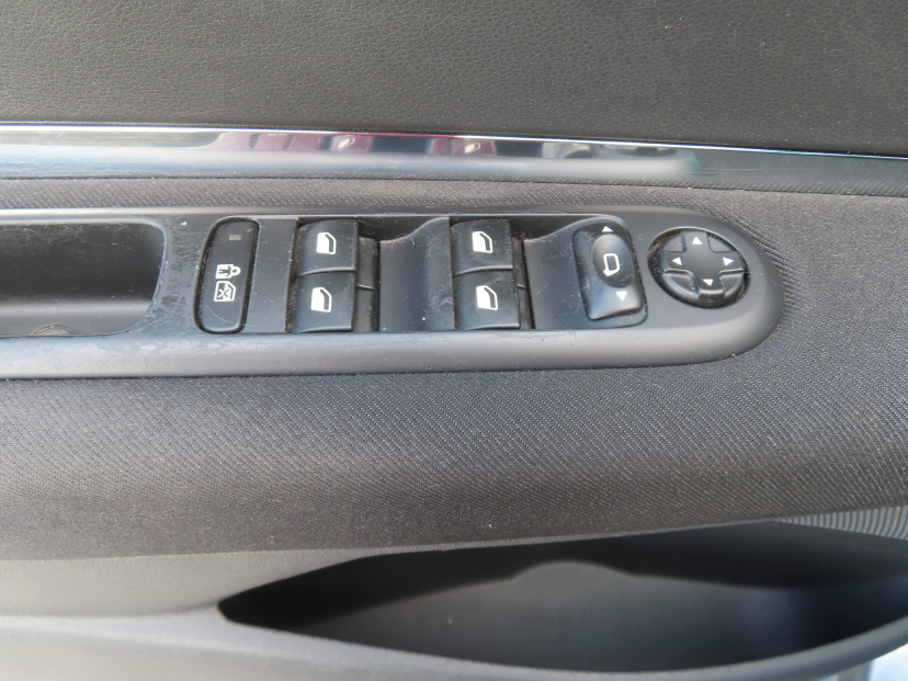 Peugeot 3008, 2012
