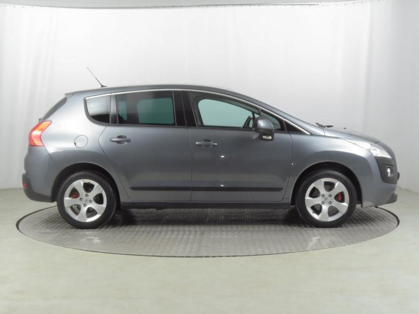 Peugeot 3008, 2012
