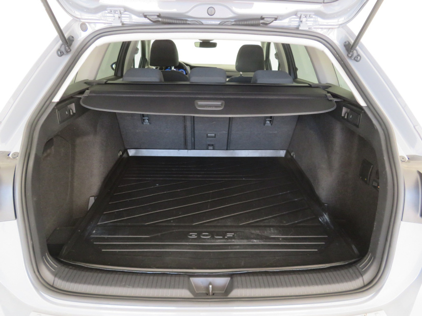 Volkswagen Golf, 2023