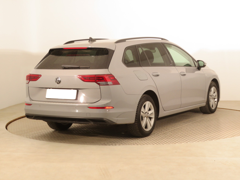 Volkswagen Golf, 2023