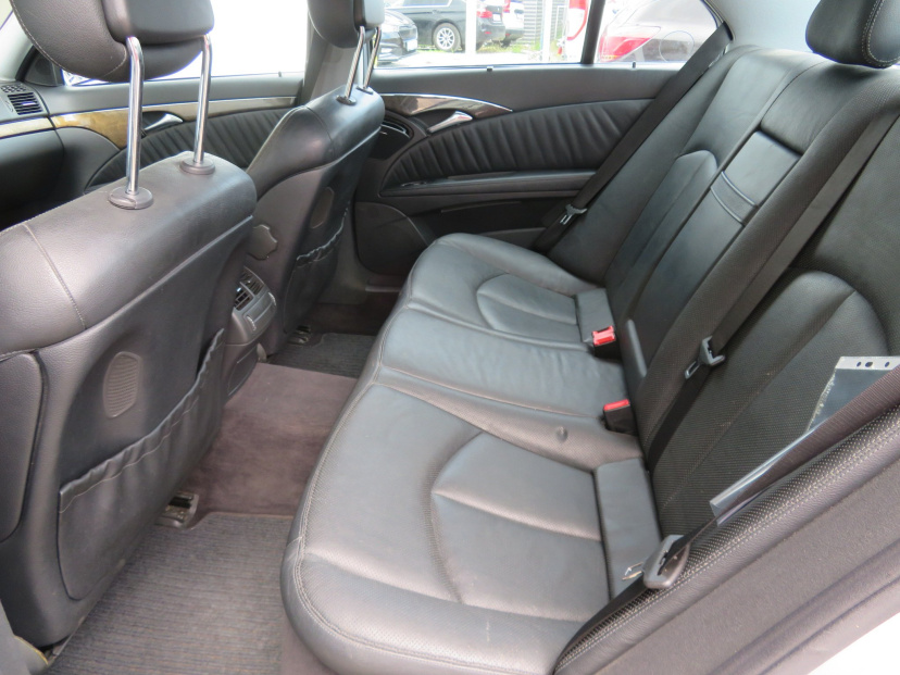 Mercedes-Benz E, 2003