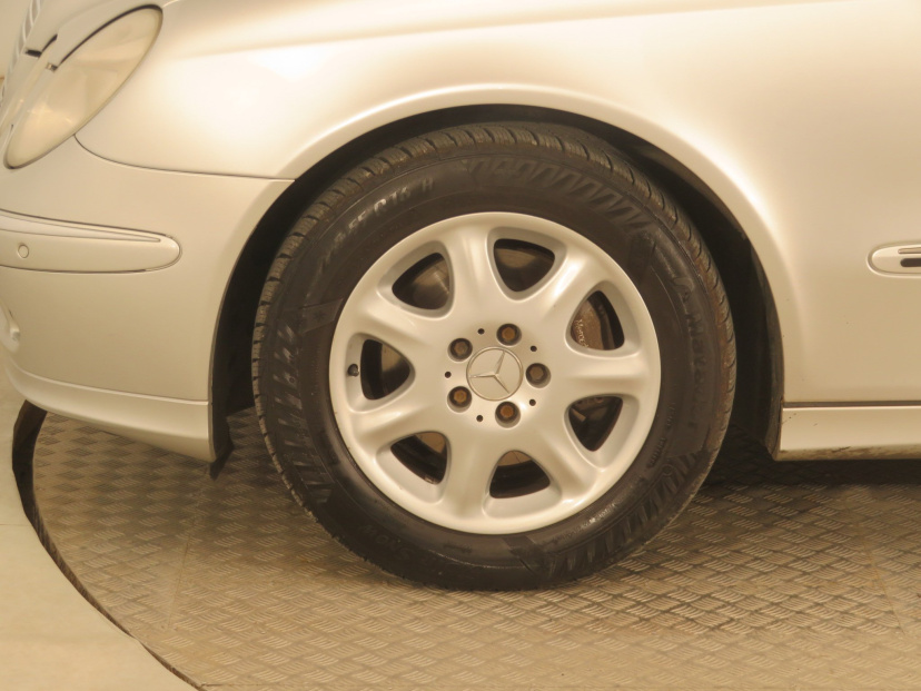 Mercedes-Benz E, 2003
