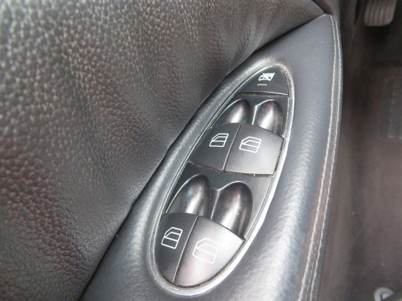 Mercedes-Benz E, 2003