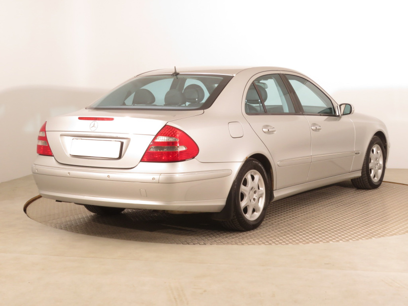 Mercedes-Benz E, 2003
