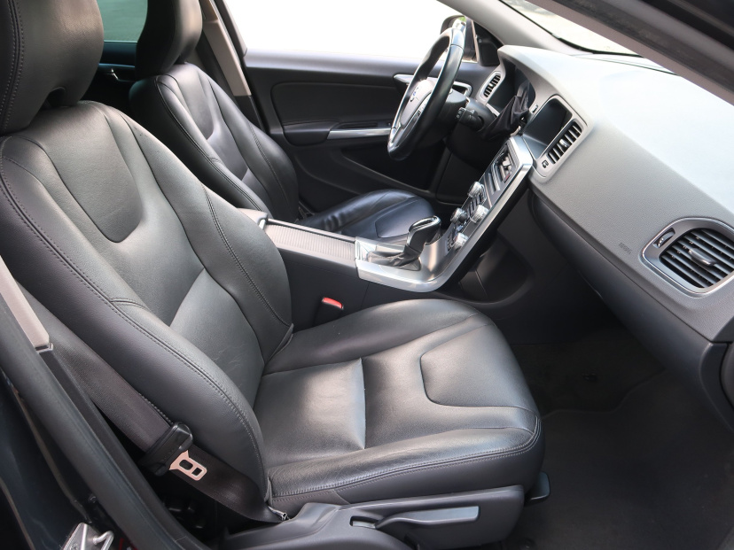 Volvo V60, 2014