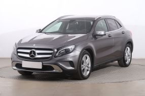 Mercedes-Benz GLA - 2016