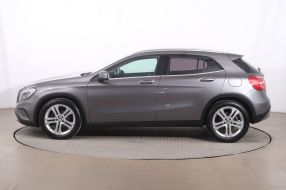 Mercedes-Benz GLA - 2016