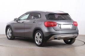 Mercedes-Benz GLA - 2016