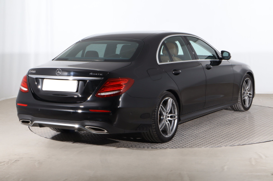 Mercedes-Benz E 450 4MATIC