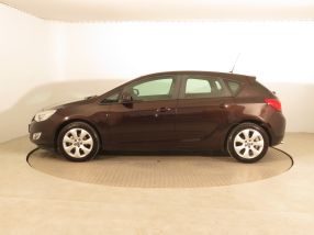Opel Astra - 2012
