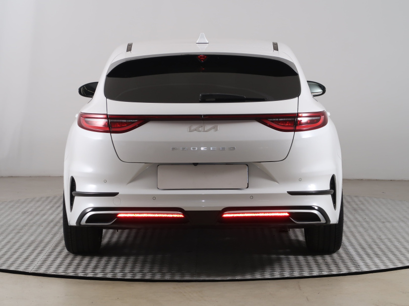 Kia ProCeed, 2022