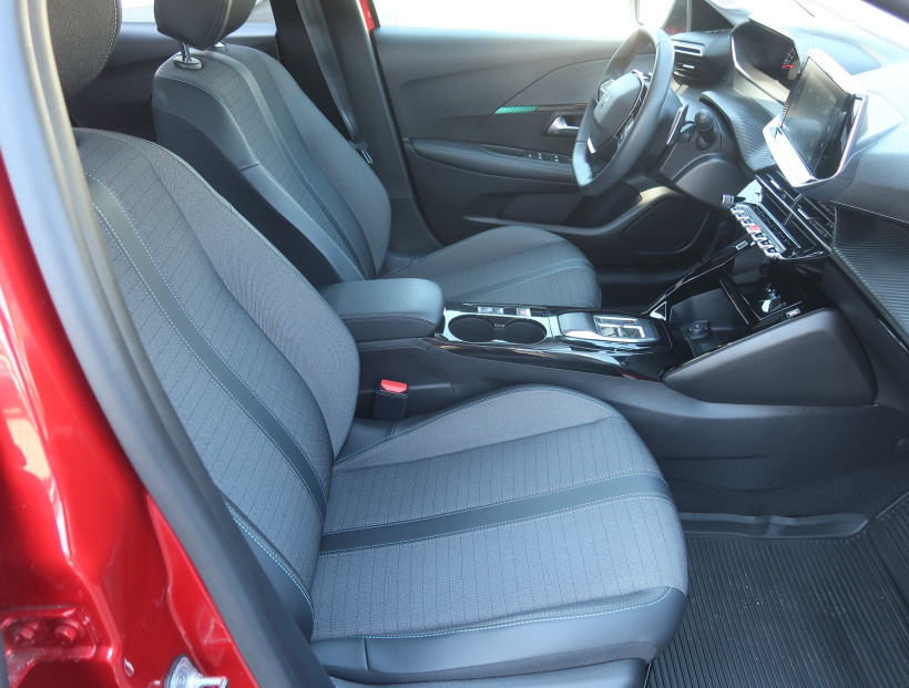 Peugeot 208, 2022