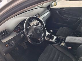 Volkswagen Passat - 2010