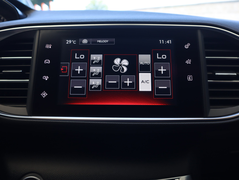 Peugeot 308, 2015