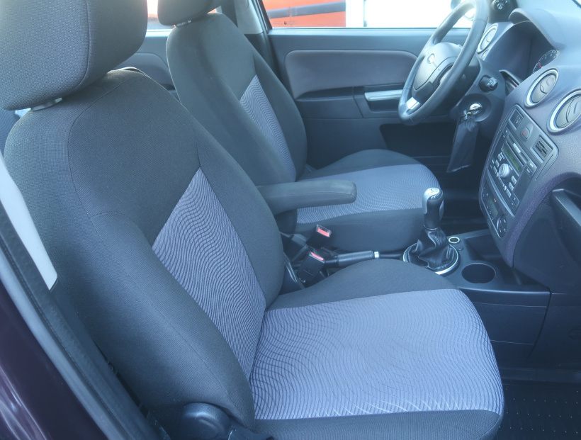 Ford Fusion, 2010