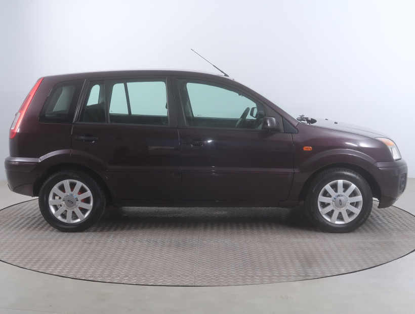 Ford Fusion, 2010