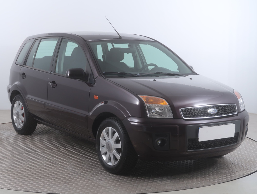 Ford Fusion, 2010