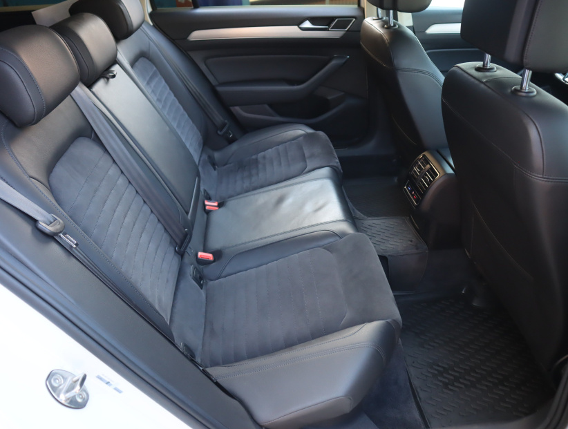 Volkswagen Passat, 2016