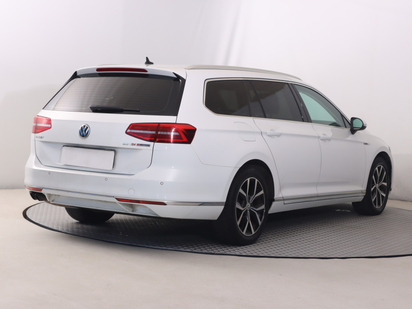 Volkswagen Passat, 2016