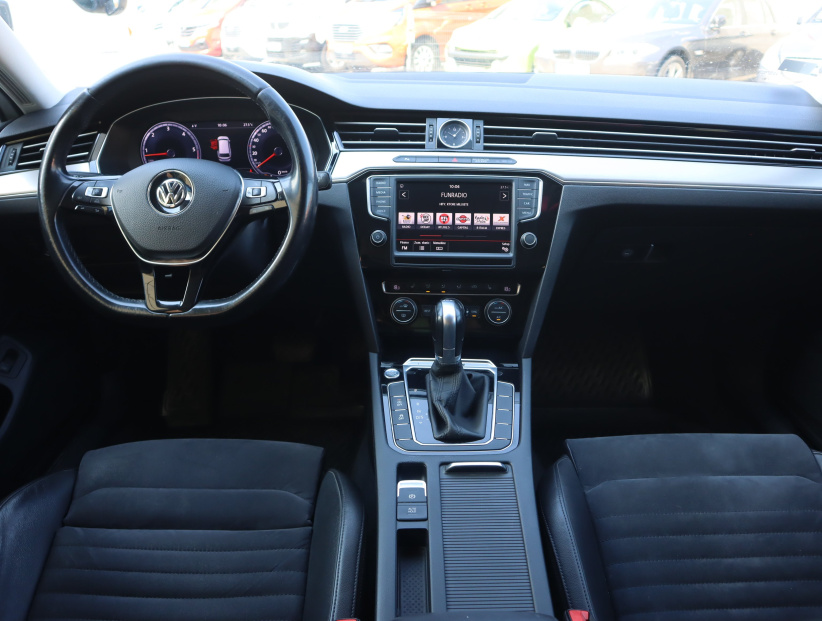 Volkswagen Passat, 2016