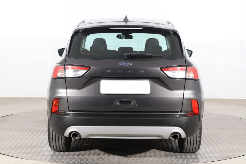 Ford Kuga, 2021