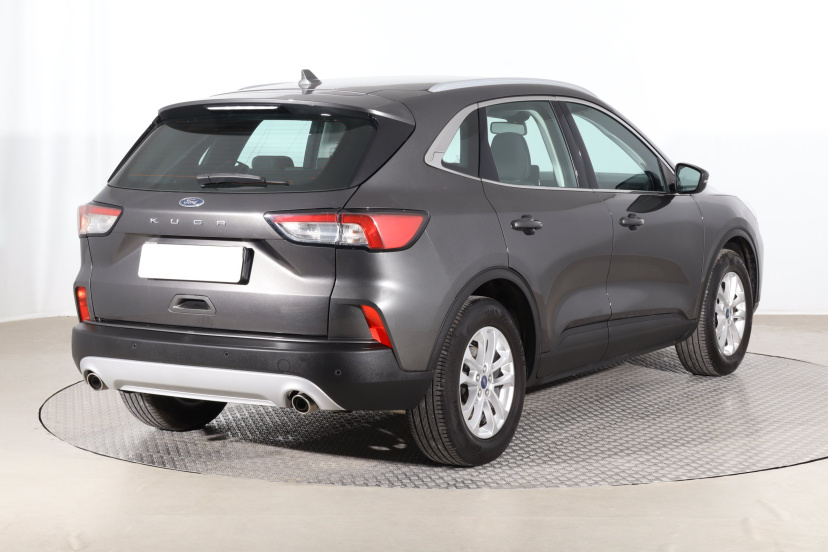 Ford Kuga, 2021
