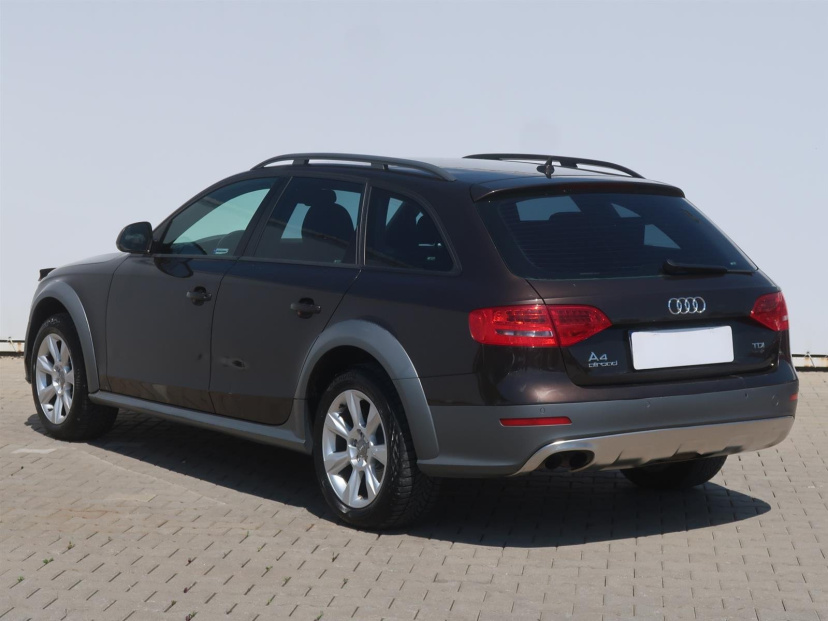 Audi A4 Allroad, 2011
