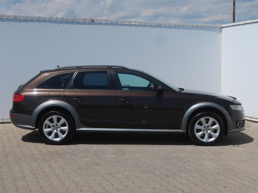 Audi A4 Allroad, 2011