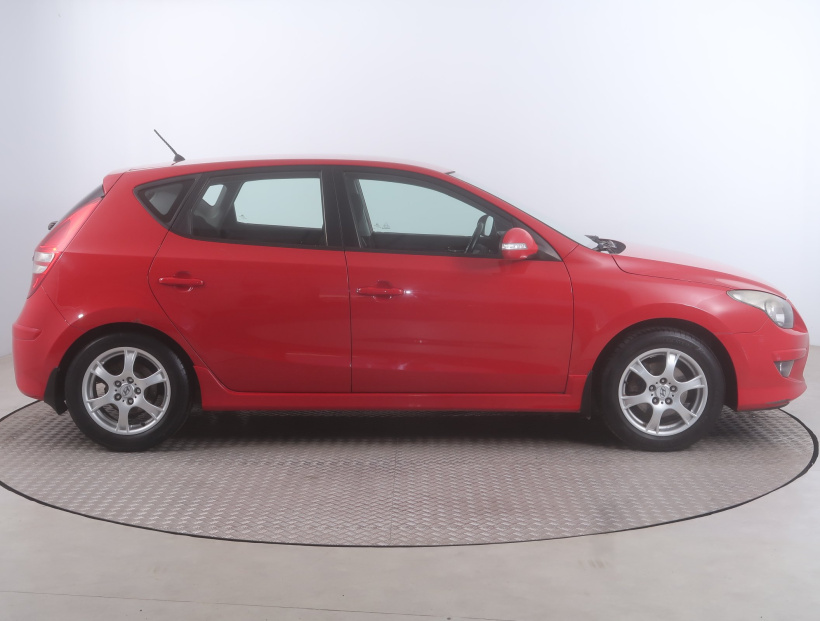 Hyundai i30, 2011