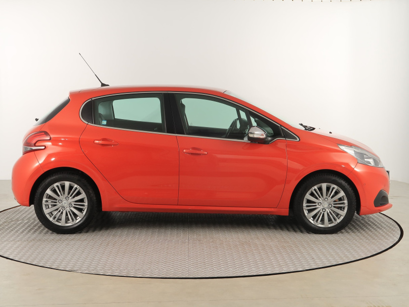 Peugeot 208, 2016