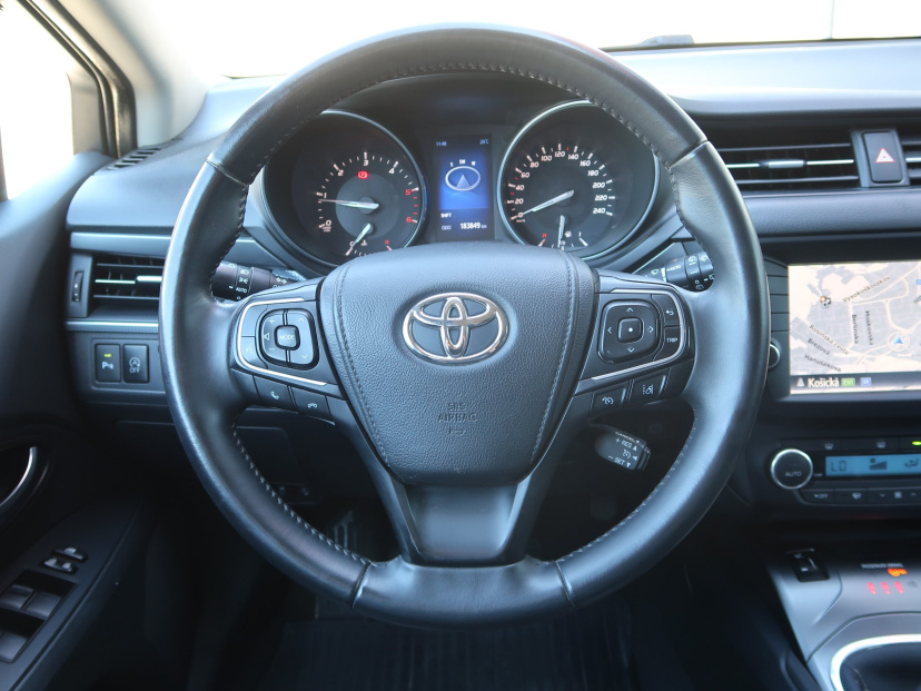 Toyota Avensis, 2015