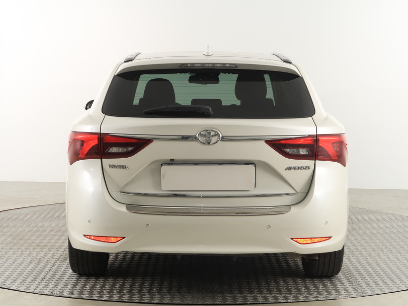 Toyota Avensis, 2015