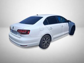 Volkswagen Jetta - 2016