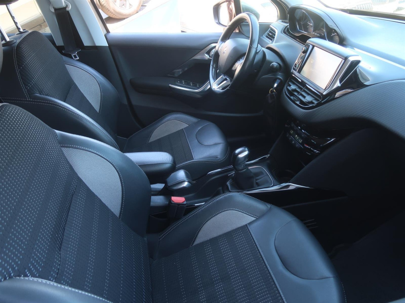 Peugeot 2008, 2017