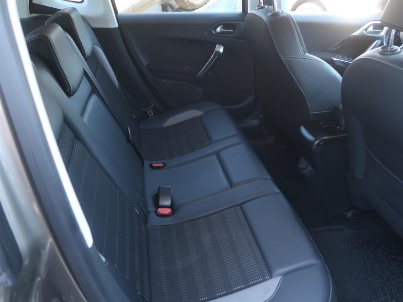 Peugeot 2008, 2017