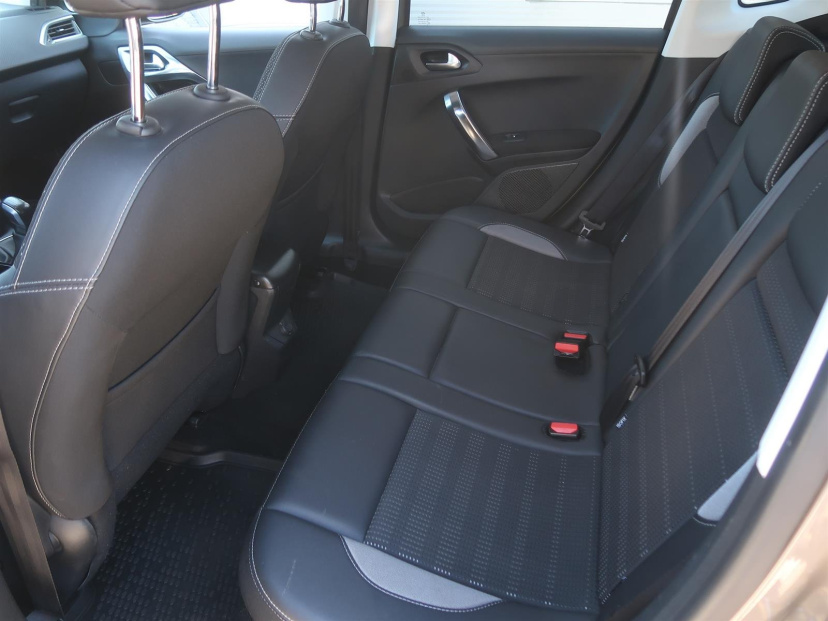 Peugeot 2008, 2017