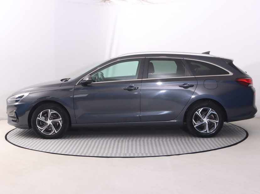 Hyundai i30, 2022
