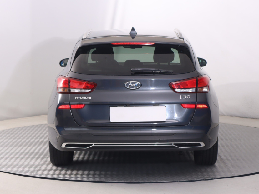 Hyundai i30, 2022