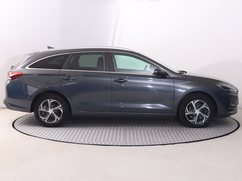 Hyundai i30, 2022