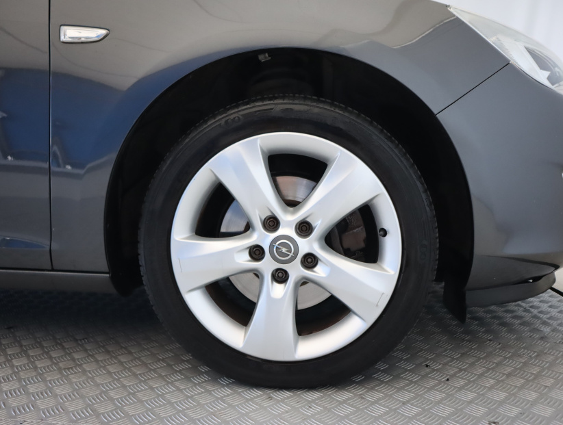 Opel Astra, 2012