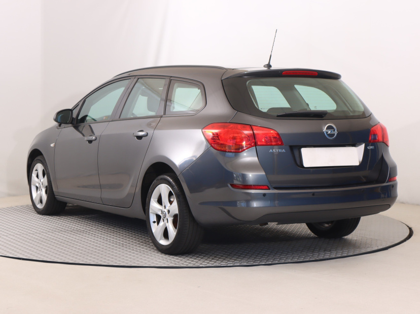 Opel Astra, 2012