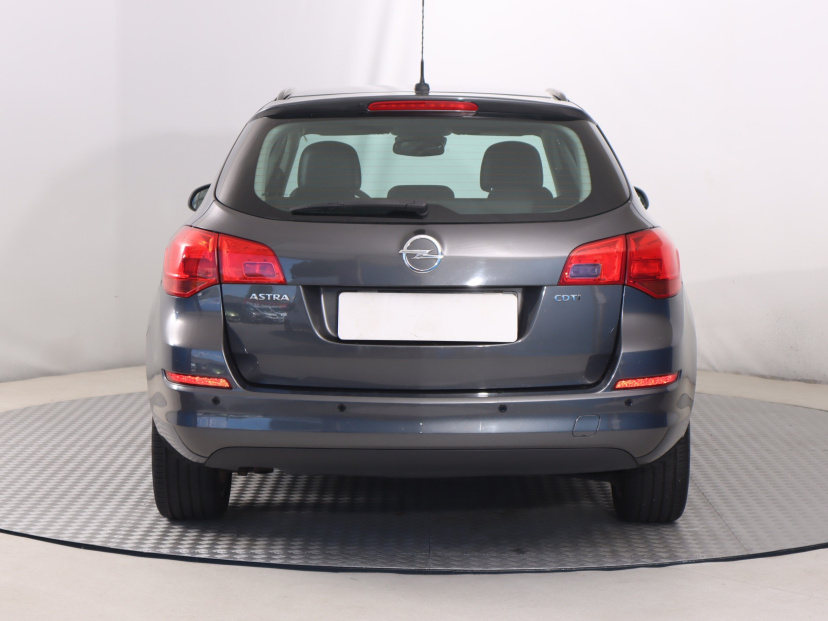 Opel Astra, 2012