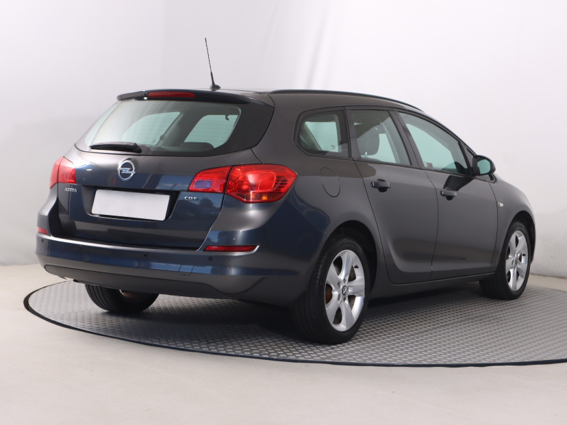 Opel Astra, 2012