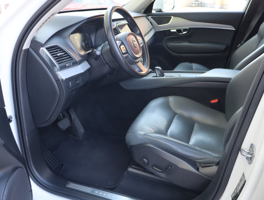 Volvo XC90 B5 AWD