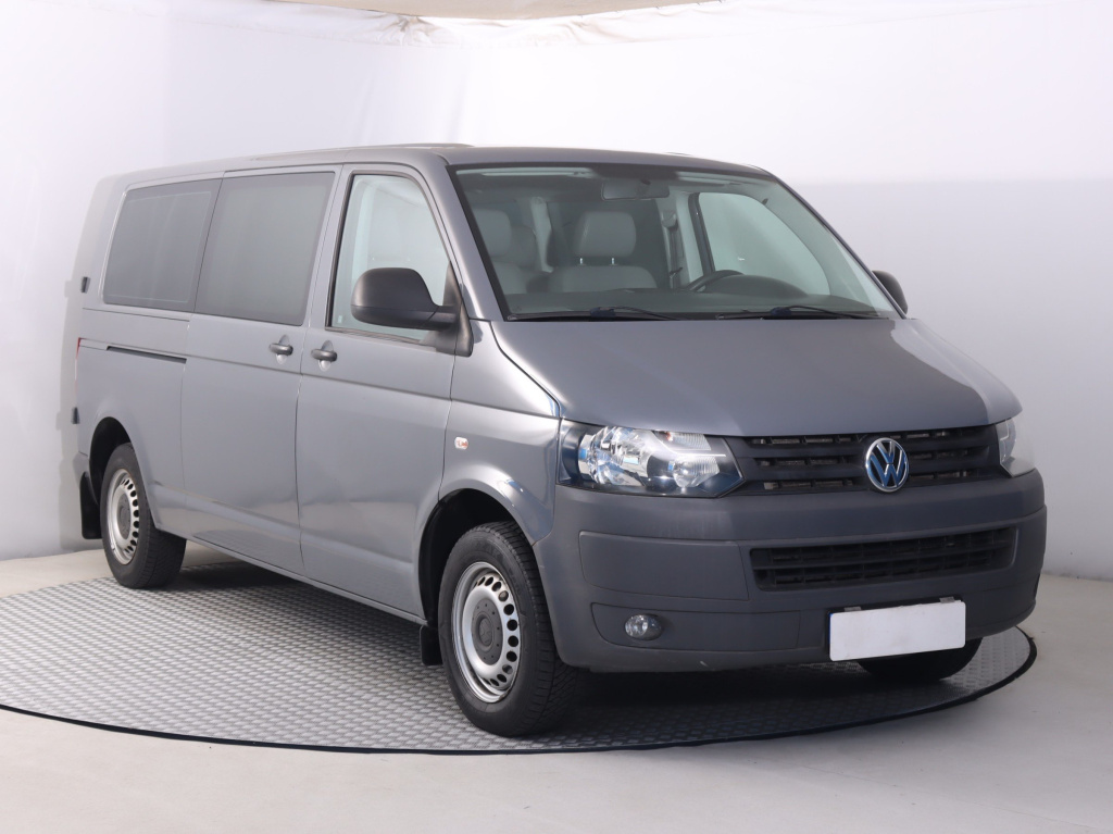 Volkswagen Caravelle, 2010