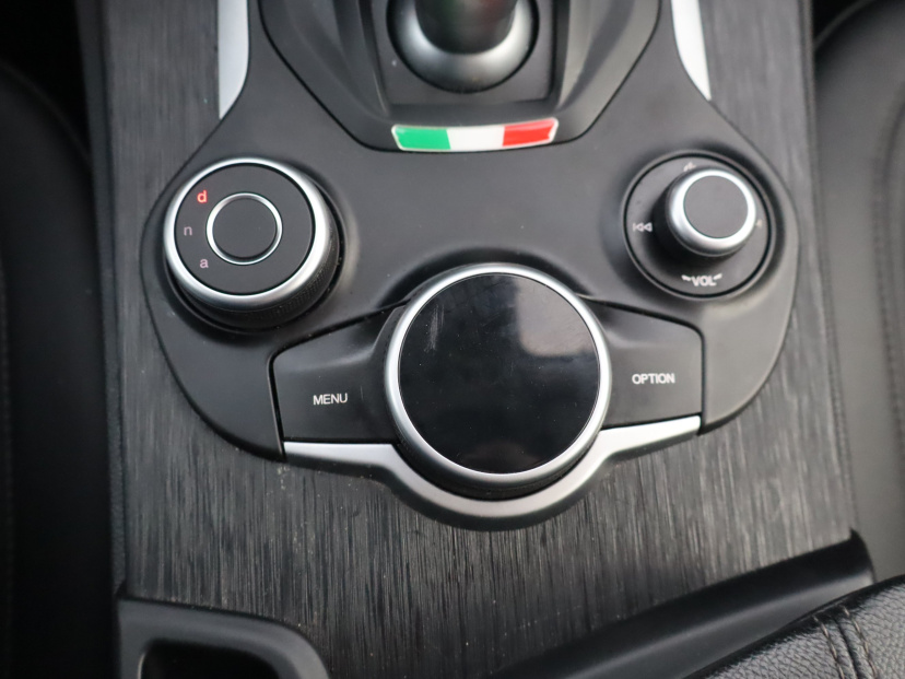 Alfa Romeo Stelvio, 2019