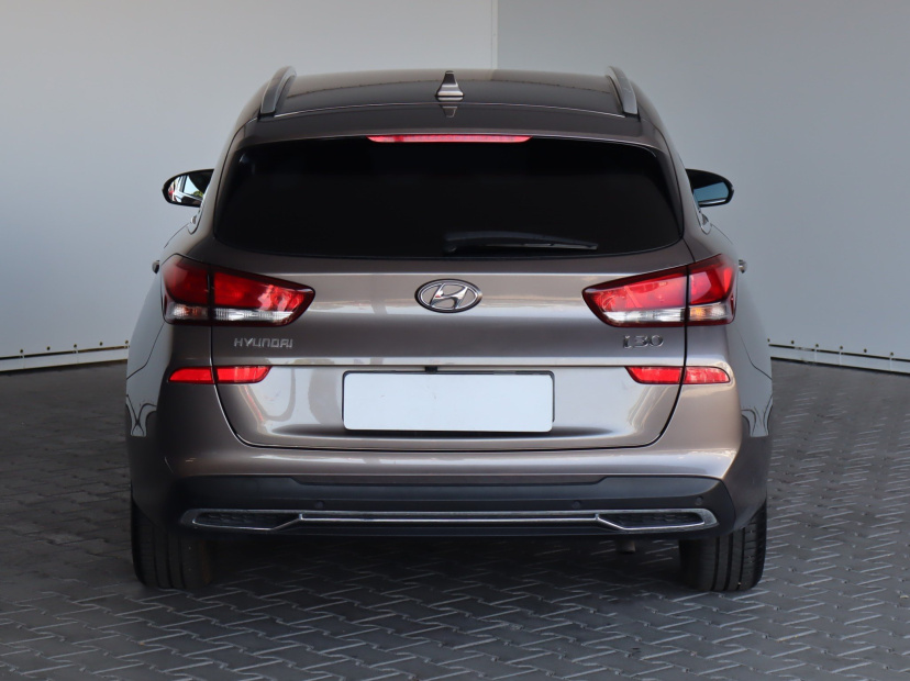 Hyundai i30, 2021